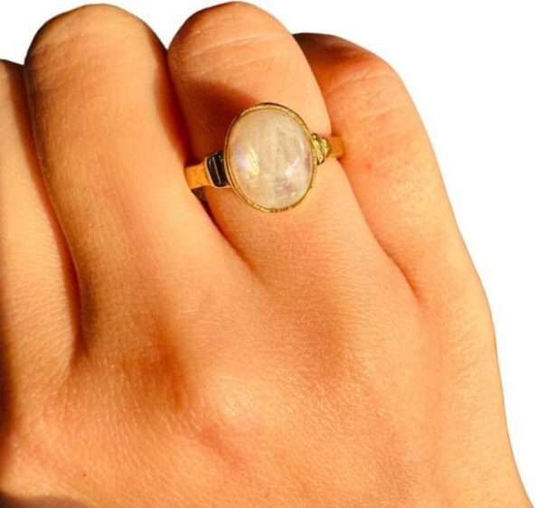 6.25 Ratti 5.00 Carat Natural Blue Sapphire Neelam Gold...