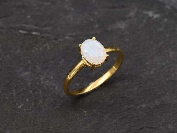 8.25 Ratti Moonga Coral Gemstone Adjustable Ring For Me...