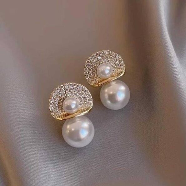 Rhodium-Plated Green American Diamond studded Oval & Qu...
