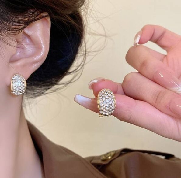 Pretty Stud Earring For Women & Girls Swarovski Zirconi...